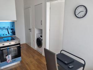 1 bedroom apartment just 10 min Center