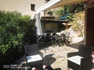 Grand 3 pièces avec terrasse et jardin dans villa provencale