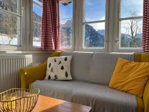 Gemütliche Hütte in der Natur mit herrlicher Aussicht