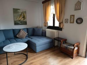 ΤΟ ΠΑΛΑΤΑΚΙ ΤΟΥ ΚΑΣΤΡΟΥ Δυο 2-The Palace in the Castle Two