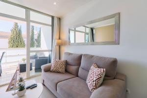 Apartment Bay View Sofia mit Meerblick und Pool