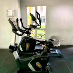 3BR Pioneer Condo, Boni Edsa MRT linked, with netflix2