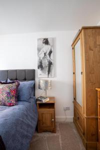 Cosy 2 bed apartment 5 min walk to town centre Perfect for contractors, business people or just having a weekend break