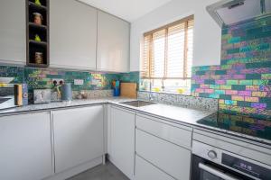 Cosy 2 bed apartment 5 min walk to town centre Perfect for contractors, business people or just having a weekend break
