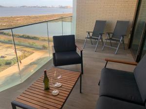 Apartment with 3 bedrooms, sea view, swimming pool and garage space