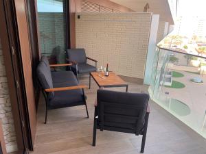 Apartment with 3 bedrooms, sea view, swimming pool and garage space