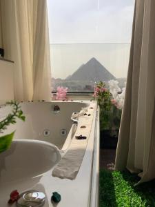 Summit pyramids view inn