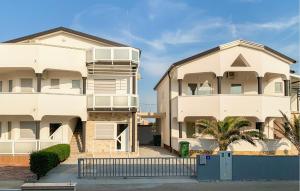 1 Bedroom Lovely Apartment In Vir