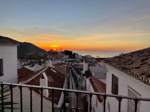 Beautiful cave-level stable converted house