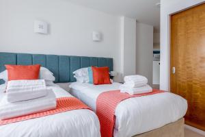 Riva - sea views- 180-Degree Panoramic Views from Balcony