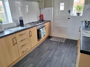 Fieldside House Beautiful Sleeps 6 House with Decked Garden