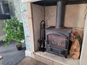 Fieldside House Beautiful Sleeps 6 House with Decked Garden