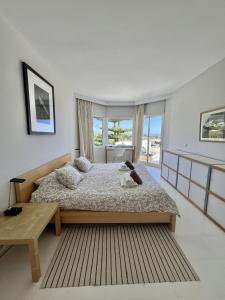 26 - Grand appartement a Marbella Golden Mile vue sur me