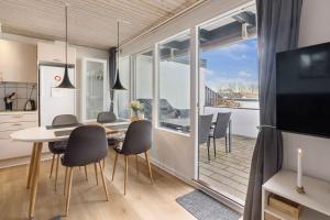 Cosy Small Holiday Apartment For 24