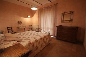 One-Bedroom Apartment with Garden