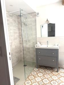 Les Hauts d Ainhoa - Countryside Studio with Hot Tub