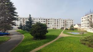 Charming Bagneux Nest