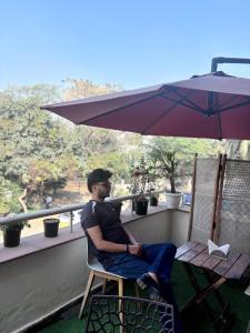vr signature home 3 bhk service apartment