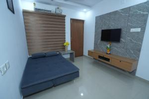 Janaki Heavens - 1 BHK Apartment , 500 m to temple