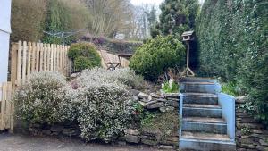 Cosy Nook thatched cottage with Exmoor views