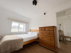 Modern 2 Bed house near Oxford City with EV Charge