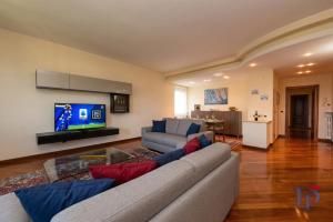Splendido Apartment DesenzanoLoft Official Partner Homes & Villas by Marriott Bonvoy