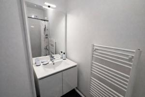 LInstant Cocoon central-parking-4prs