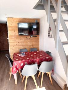 Appartement 3 chambres balcon vue montagne centre station