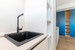 New modern apartment in Milan 200m from M4 Argonne