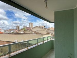 apartamento mobiliado 2 quartos com ótima localização