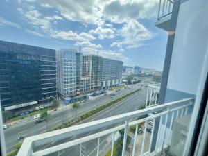 1-BR Near MOA & Airport w Netflix - Balai Teresita