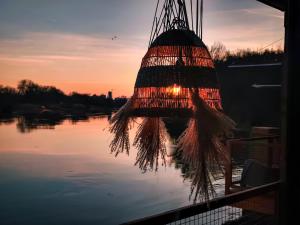 Domy na wodzie - Cabins on the river