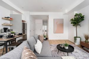 Spacious 2BR near UofT and College