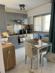 Studio climatisé 3 mn plage du samedi au samedi Antibes juan les pins