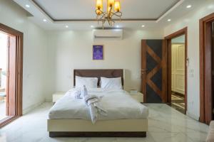 Traumhafter Panorama Blick vom Luxus 3-Zimmer Apartment mit Jacuzzi