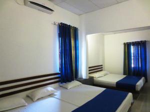 Pelican View Cottages