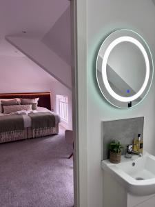 Modern Worksop Town Centre Apartment - Secure Parking & EV Charging