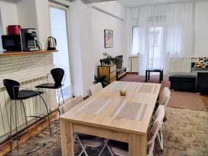 The flat of sillence Piata Romana