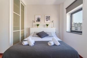 Cheerful Olympic Village Beach Apartment