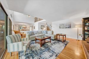 Emerald Shores - Lakefront, Private Dock & Fire Pit