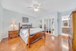 Pappys Place - Lakefront home with private dock