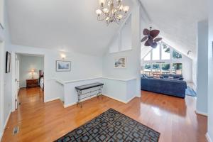 Pappys Place - Lakefront home with private dock