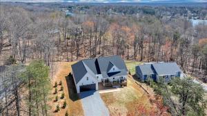 Lake Twin Cove - New!