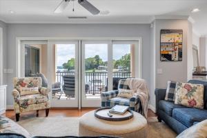Lake Stardust - Condo with pool ! Pet friendly