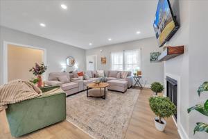 Lake Twin Cove - New!