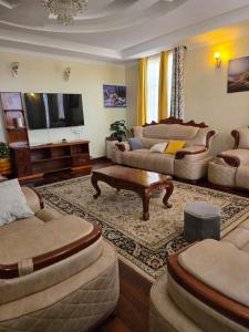 8BR Runda Villa with Garden & Kids Play Area