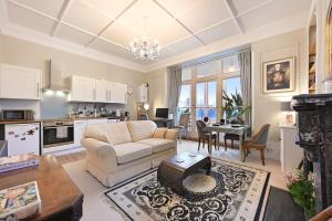 Beautiful one bedroom flat with private balcony 560sq ft