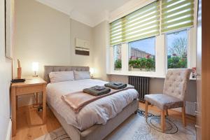 Beautiful one bedroom flat with private balcony 560sq ft