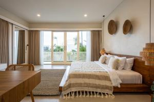 4BR Villa, Private Pool, Walk to Beach