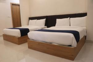 Hotel Lakhdatar